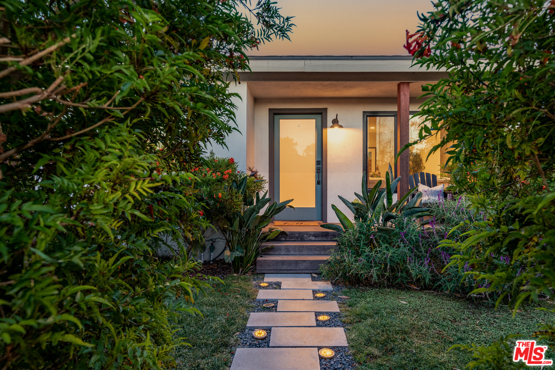 918 Indiana Avenue Venice, CA 90291 - Photo 1 of 1