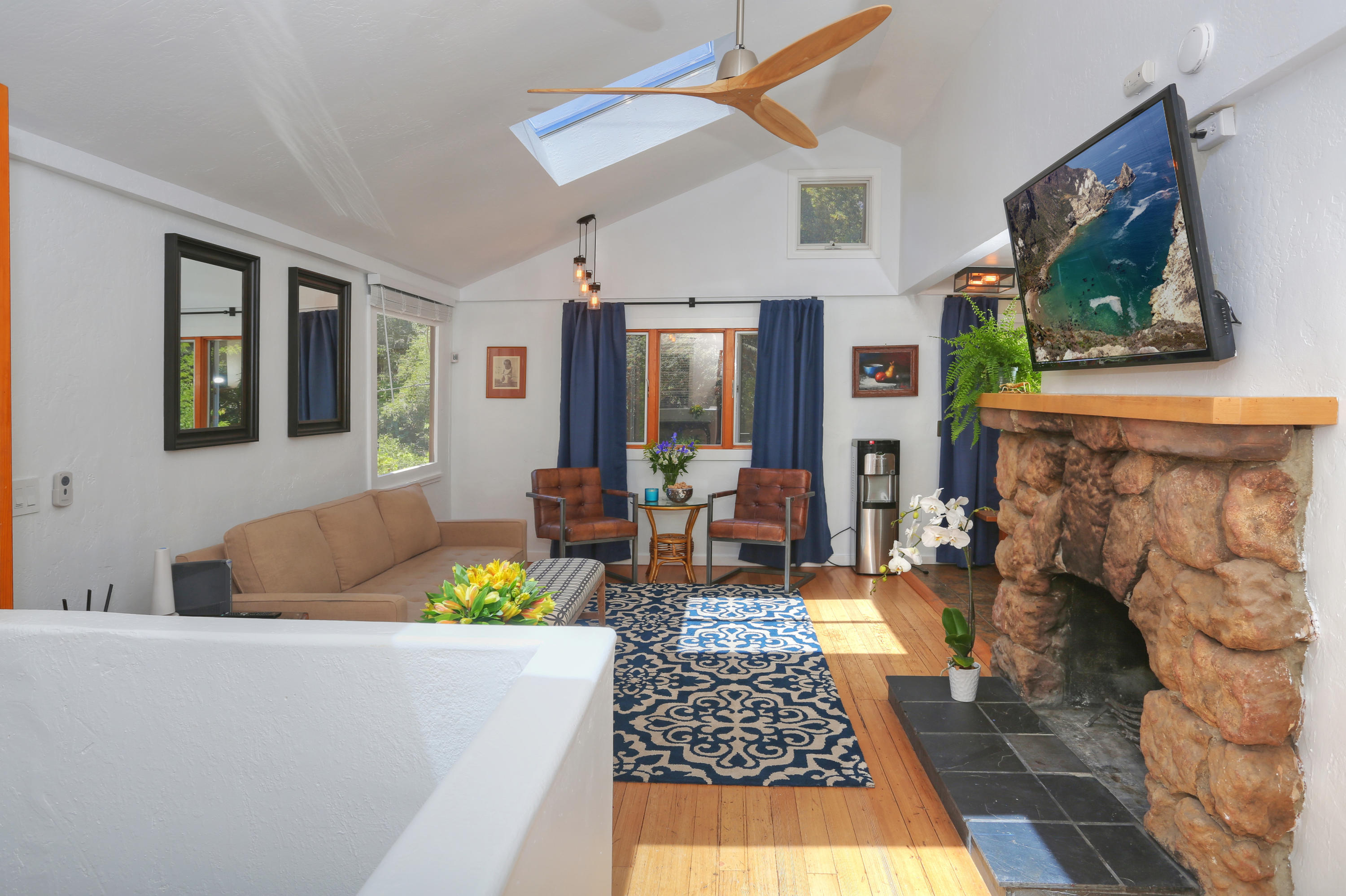 4844 Glenn Road Santa Barbara, CA 93105 - Photo 5 of 14 Living Room