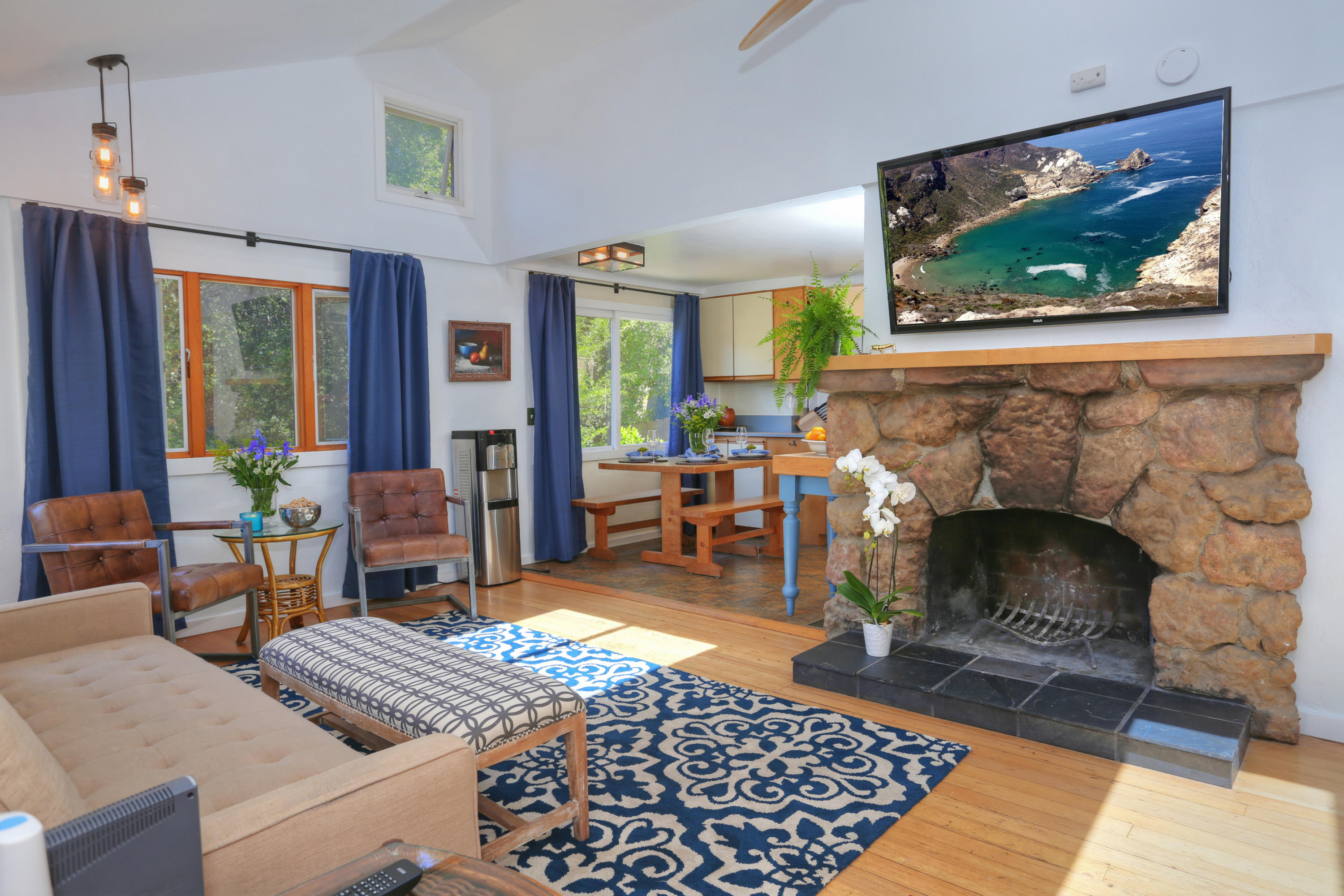 4844 Glenn Road Santa Barbara, CA 93105 - Photo 7 of 14 Living Room