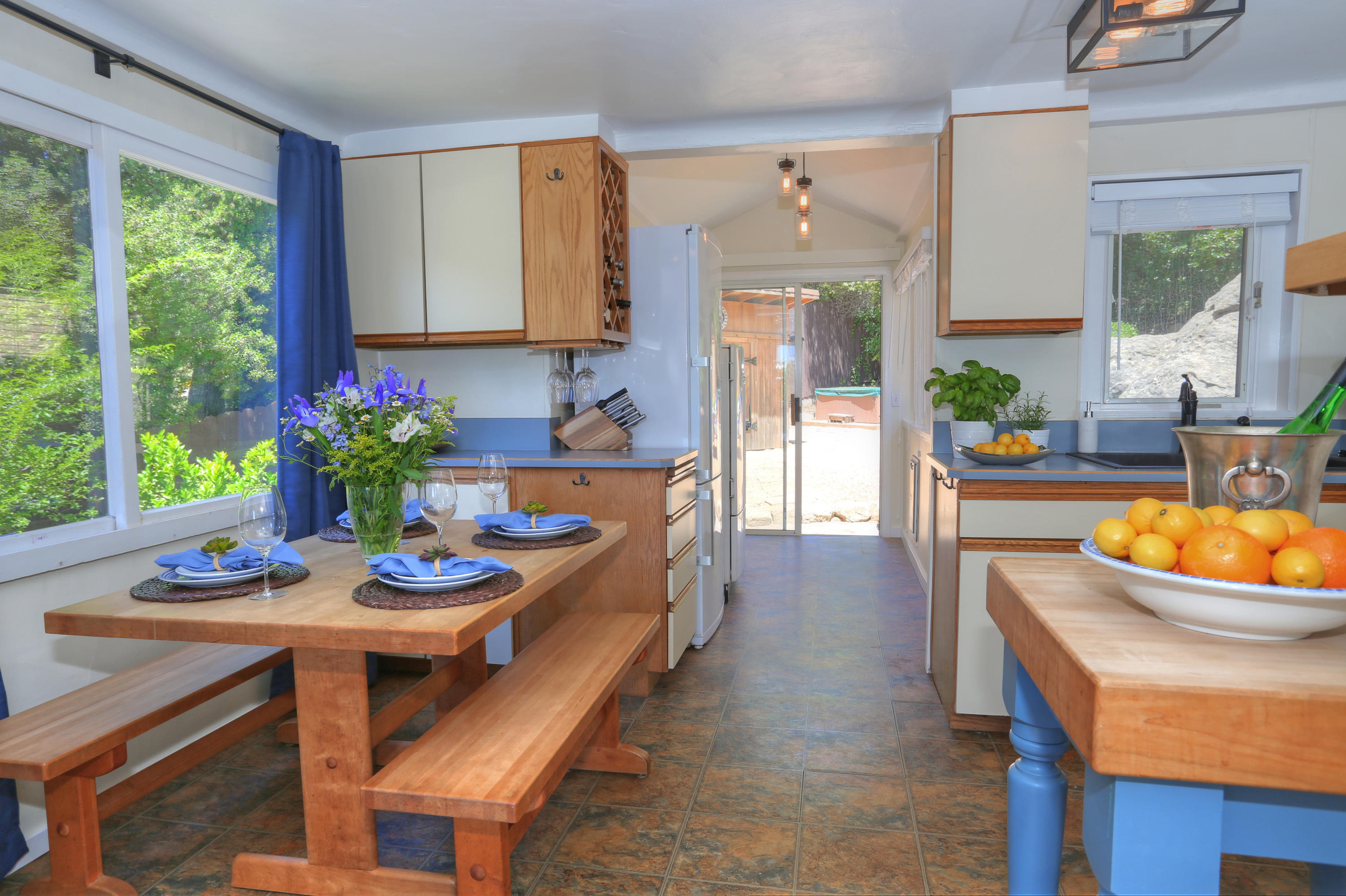 4844 Glenn Road Santa Barbara, CA 93105 - Photo 8 of 14 Dinning Area