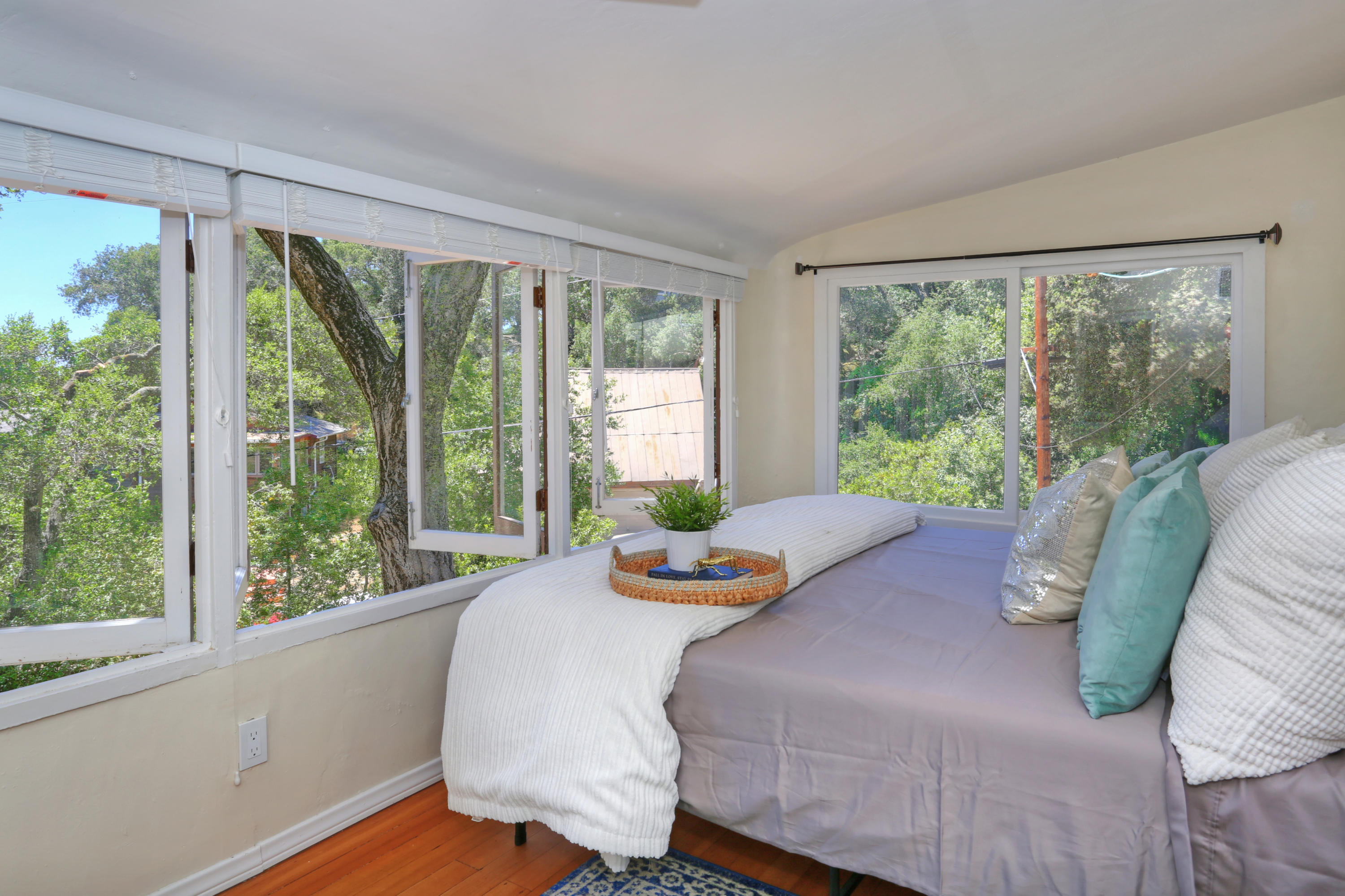 4844 Glenn Road Santa Barbara, CA 93105 - Photo 10 of 14 Upstairs Bedroom