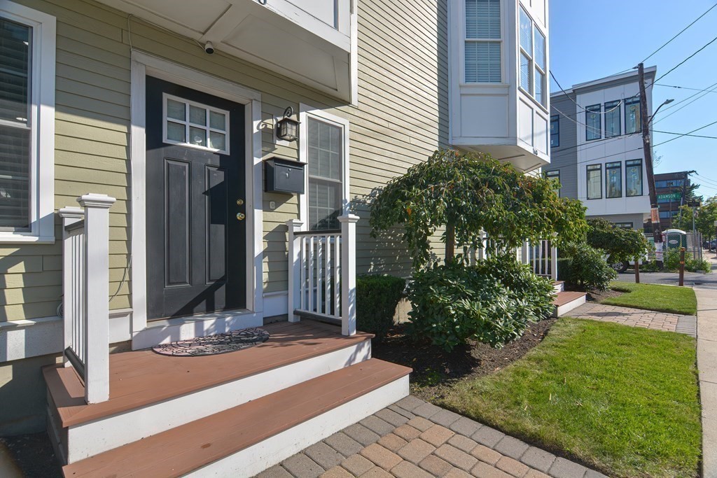 165 Everett Street, Unit 165 Boston, MA 02134 - Photo 4 of 32