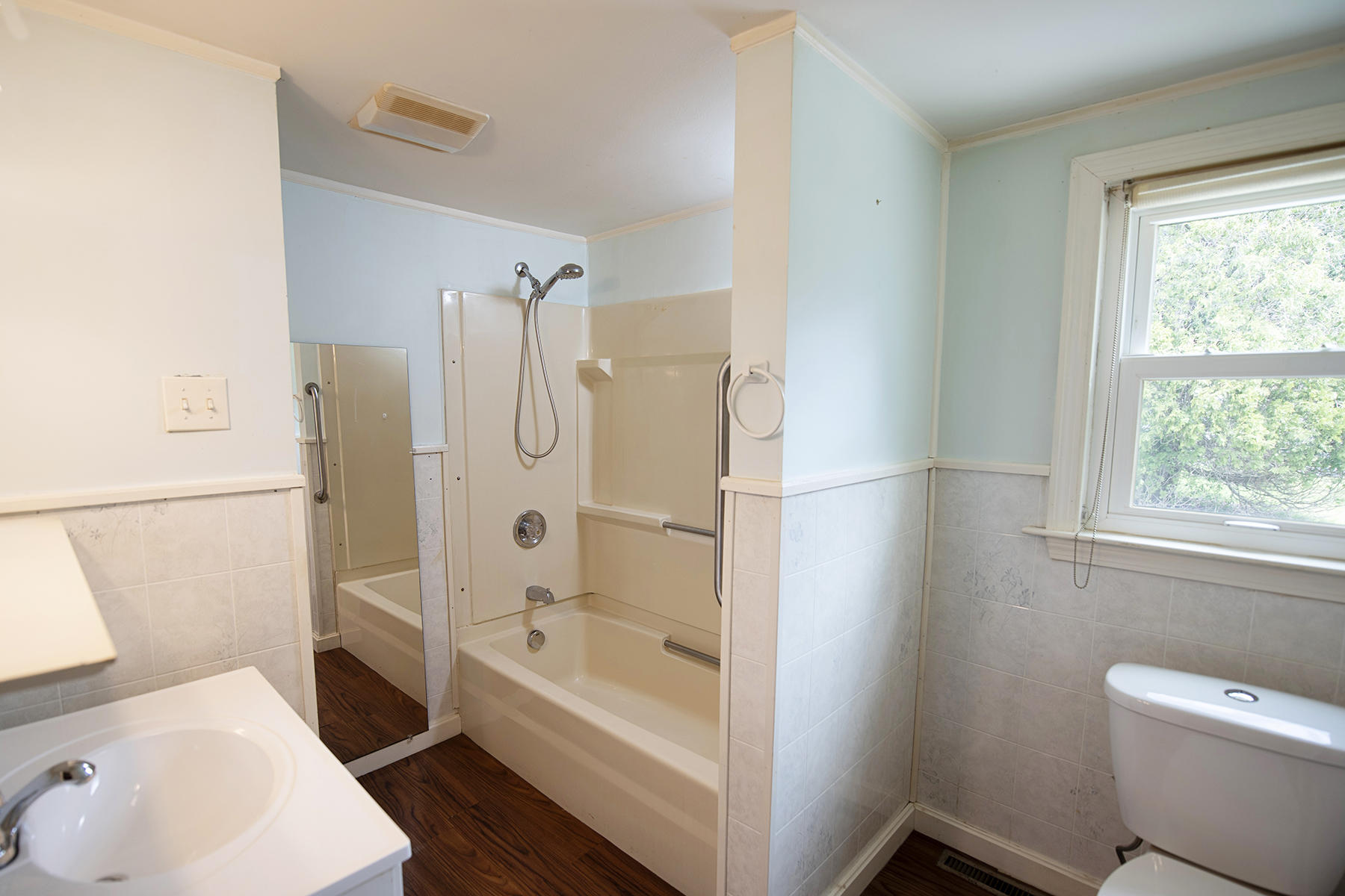 13 Pine Hill Road York, ME 03902 - Photo 17 of 19 Full Bath