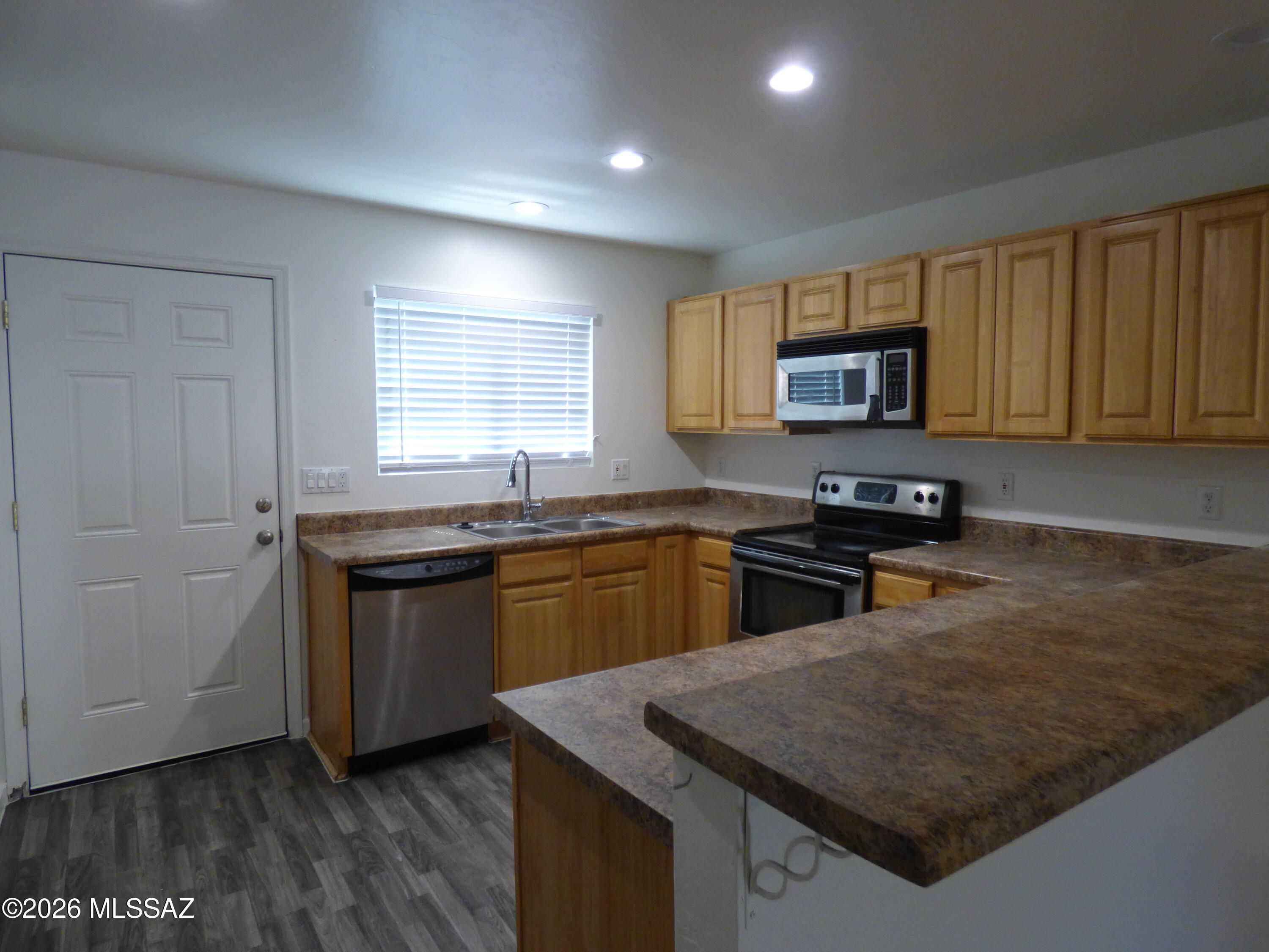 1077 North Riverside Drive, Unit 1 Tucson, AZ 85745 - Photo 4 of 18 P1090408