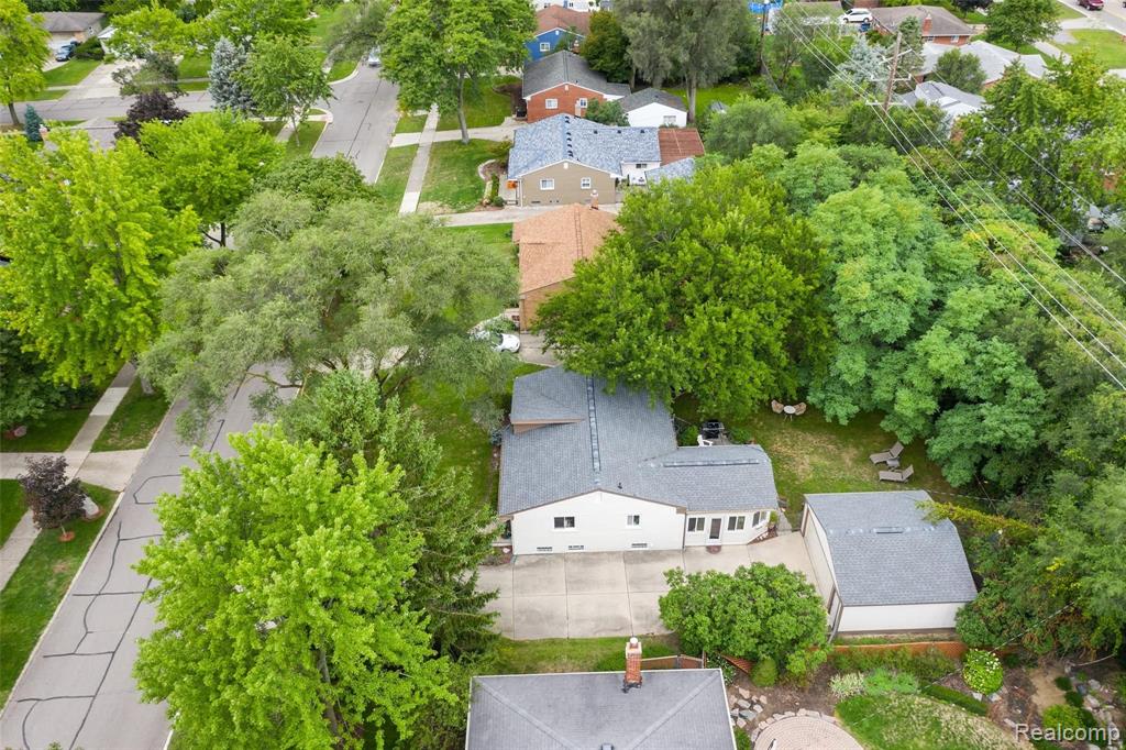 304 Thalia Avenue Rochester Hills, MI 48307 - Photo 10 of 28