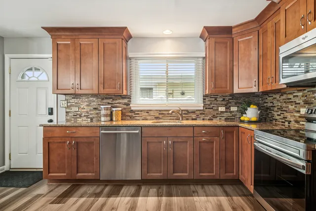 $530,000 | 1115 East Orchard Street, Arlington Heights, IL 60005