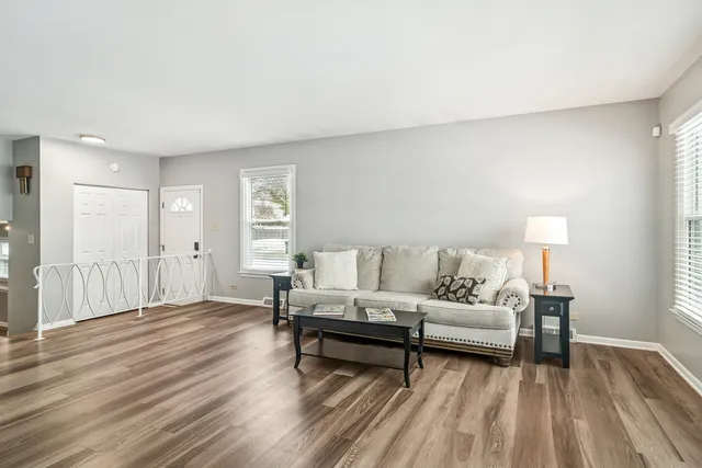 $530,000 | 1115 East Orchard Street, Arlington Heights, IL 60005