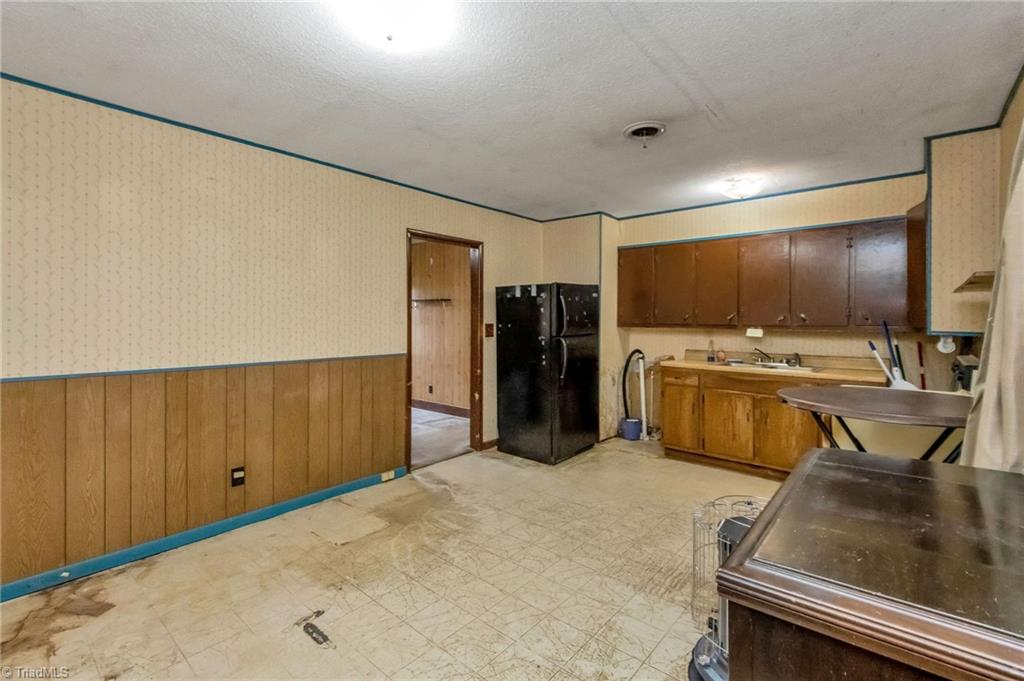 2102 Walshtown Road Boomer, NC 28606 - Photo 14 of 21 Gallery Image 14