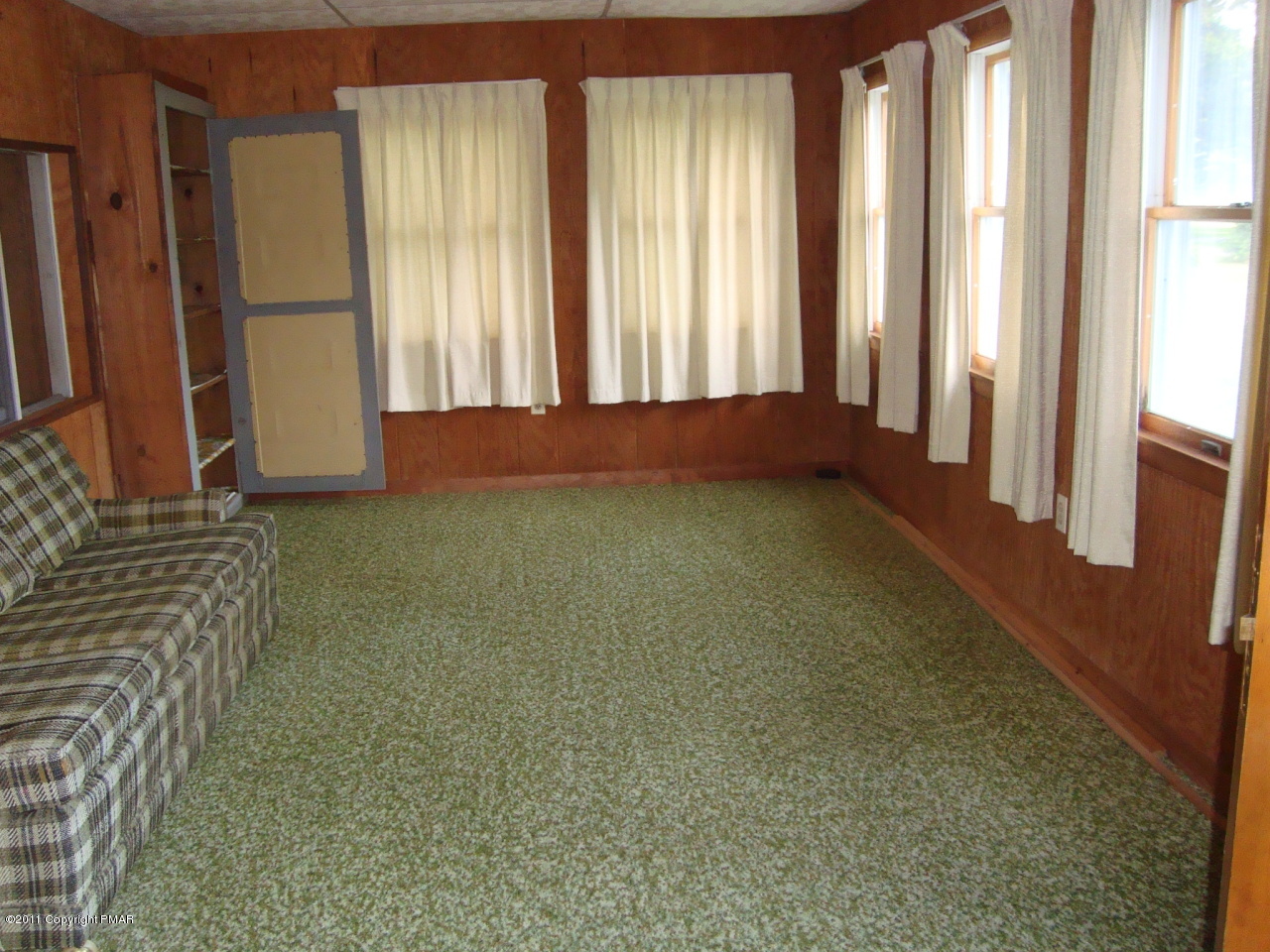 206 Cartwright Road Blakeslee, PA 18610 - Photo 9 of 23 Sunroom