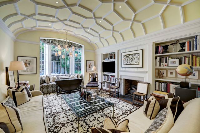 $23,500,000 | 3 Briarwood Court, Houston, TX 77019