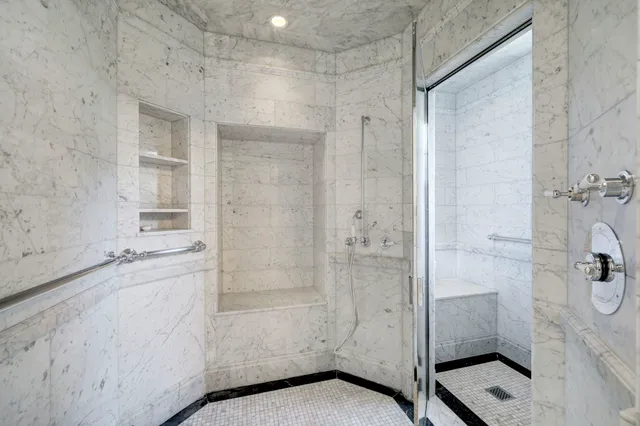 $23,500,000 | 3 Briarwood Court, Houston, TX 77019