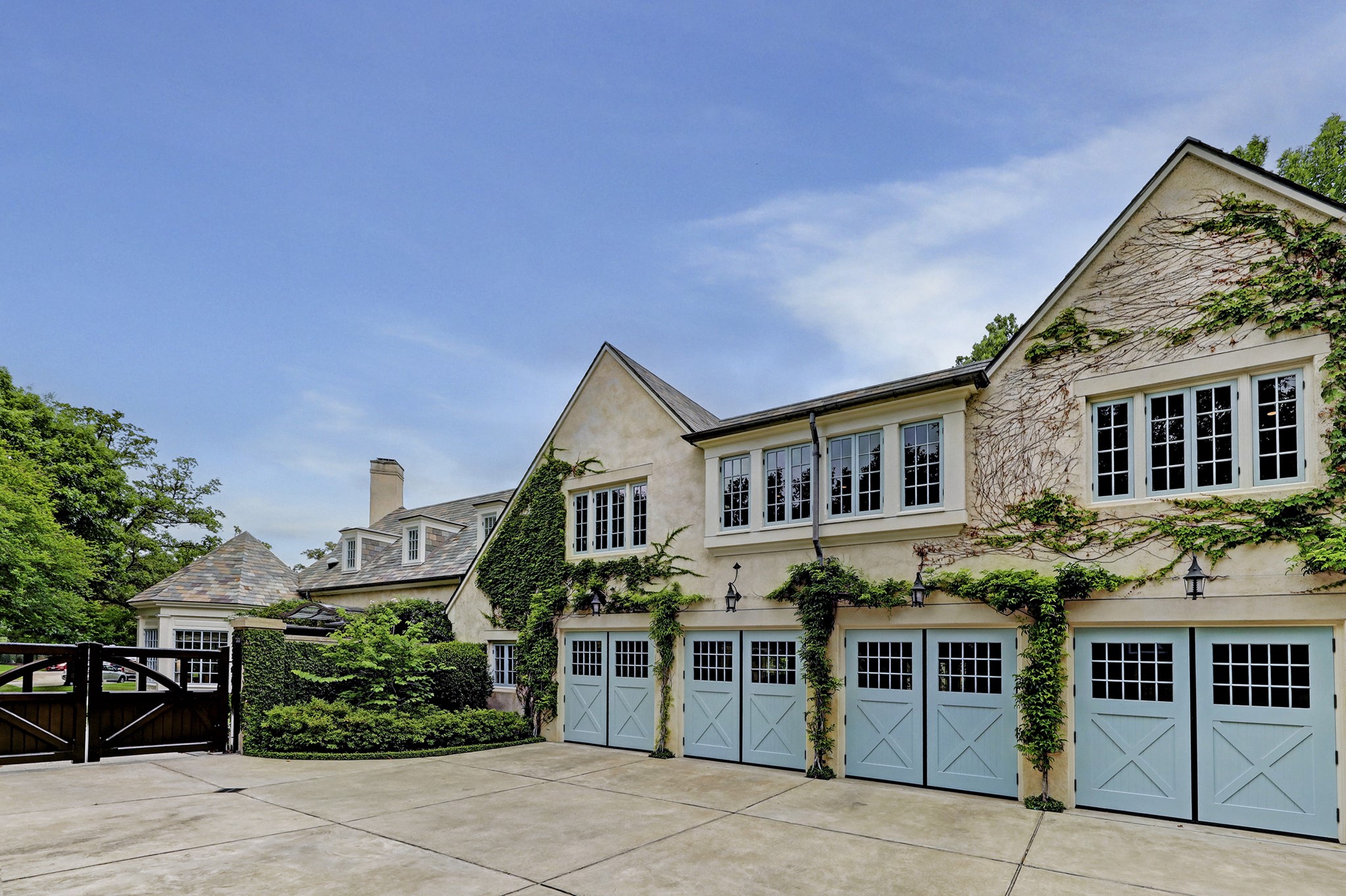 3 Briarwood Court Houston, TX 77019 - Photo 46 of 50 The gated motor court provide access to the 4-car attached garage with additional parking.