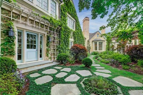 $23,500,000 | 3 Briarwood Court, Houston, TX 77019