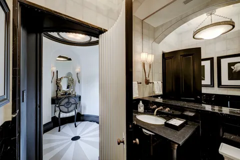 $23,500,000 | 3 Briarwood Court, Houston, TX 77019