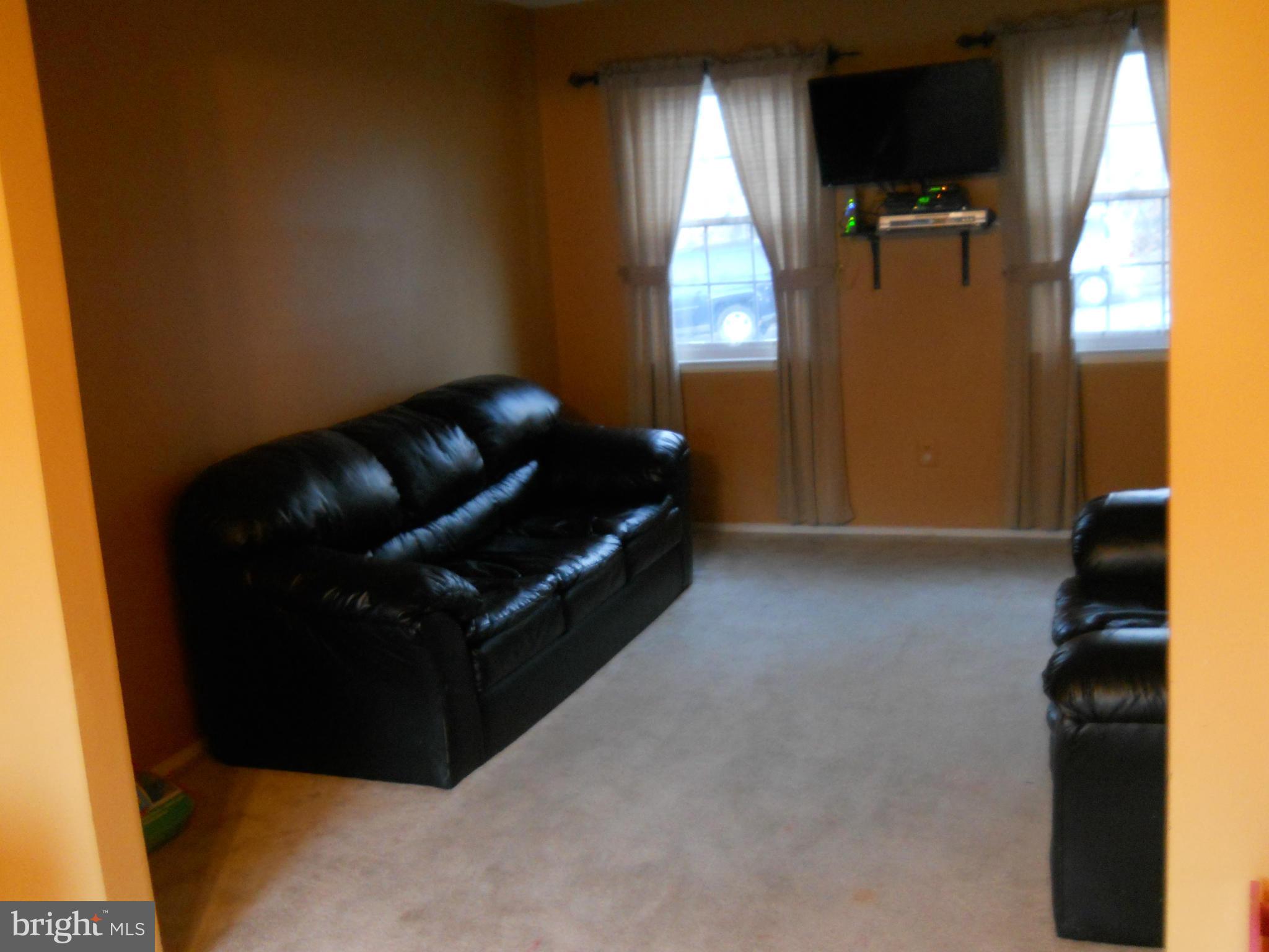 7717 Matisse Way Springfield, VA 22153 - Photo 8 of 9 Living Room