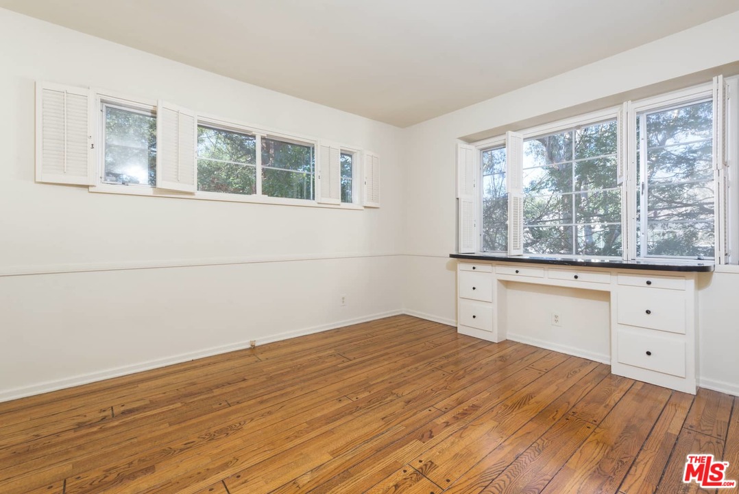 770 Latimer Road Santa Monica, CA 90402 - Photo 12 of 27