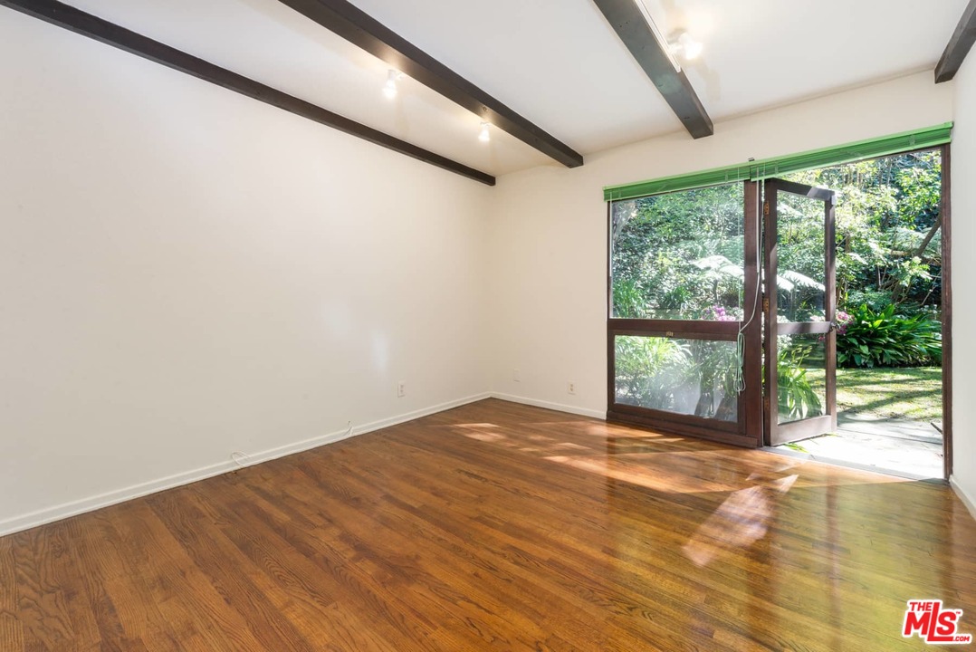 770 Latimer Road Santa Monica, CA 90402 - Photo 14 of 27