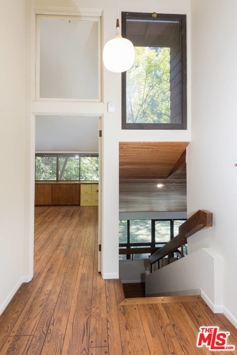 770 Latimer Road Santa Monica, CA 90402 - Photo 15 of 27