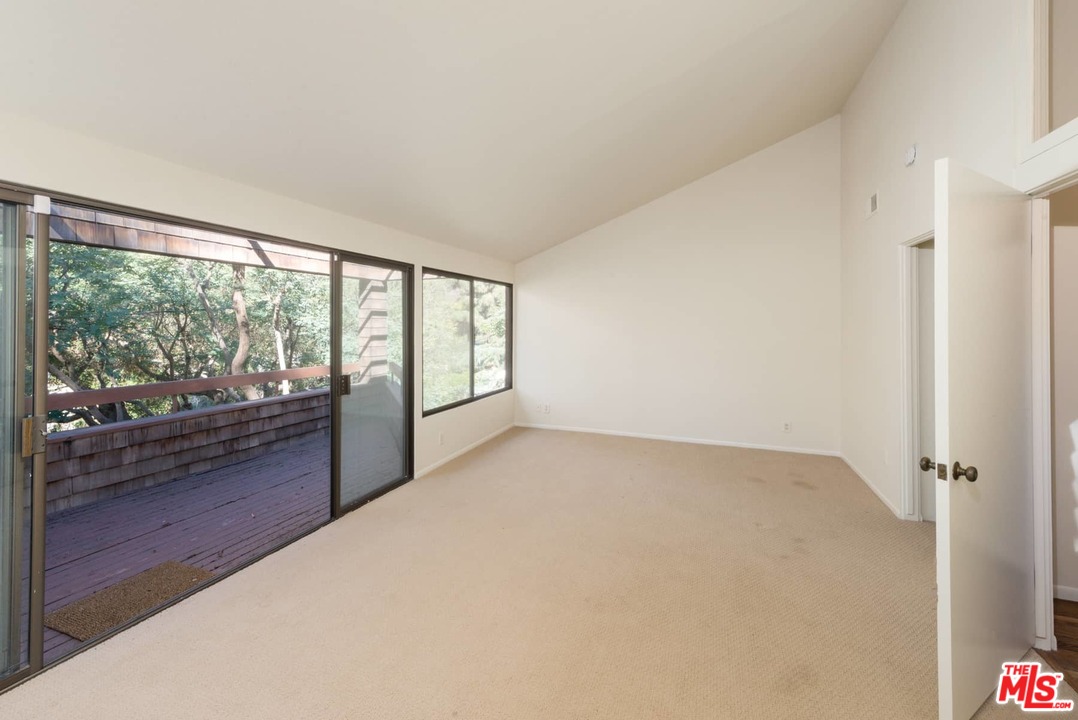 770 Latimer Road Santa Monica, CA 90402 - Photo 18 of 27