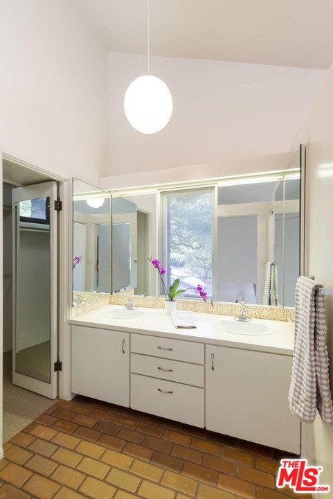 770 Latimer Road Santa Monica, CA 90402 - Photo 20 of 27