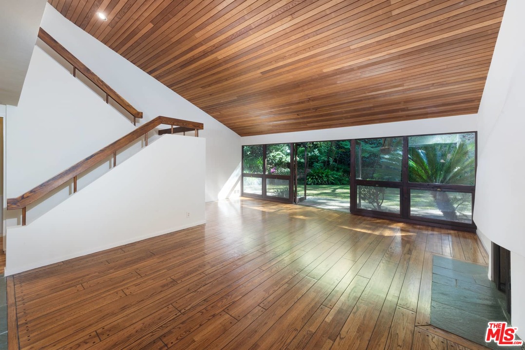 770 Latimer Road Santa Monica, CA 90402 - Photo 4 of 27