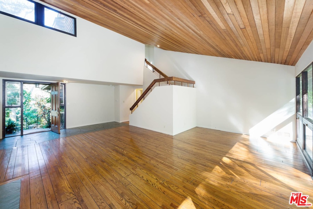 770 Latimer Road Santa Monica, CA 90402 - Photo 5 of 27