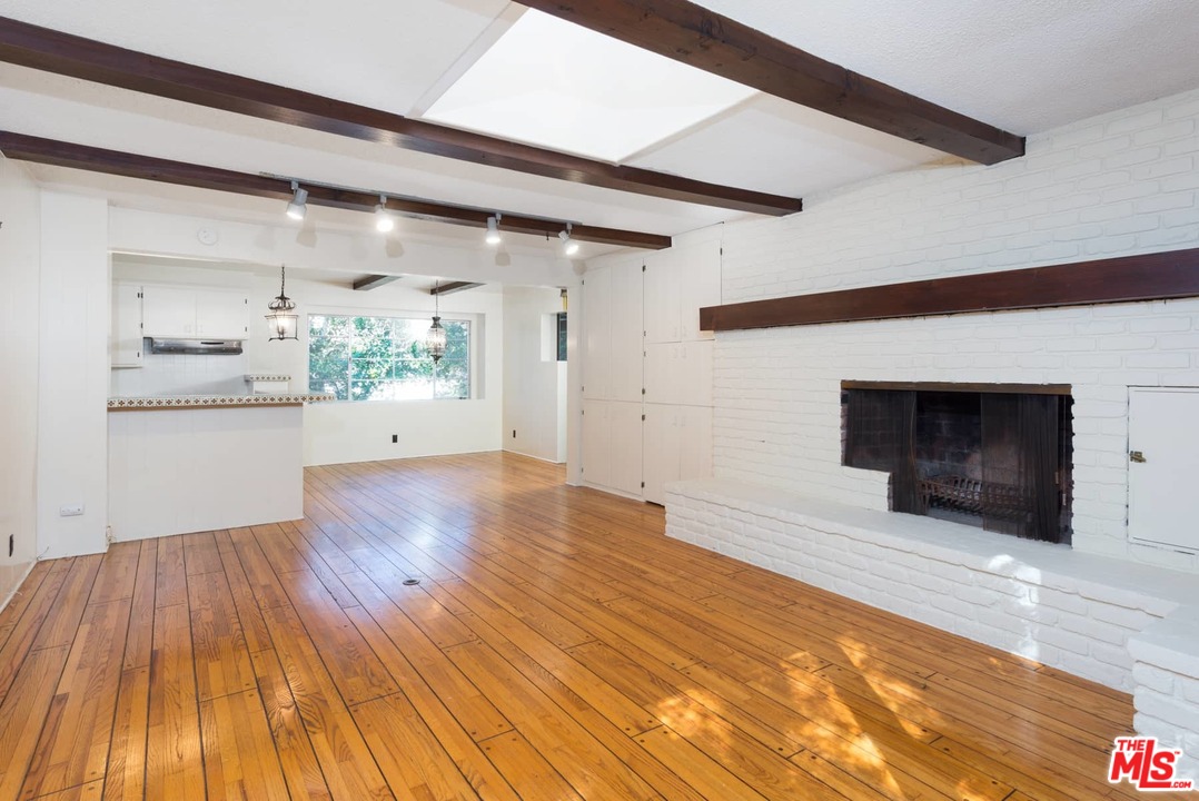 770 Latimer Road Santa Monica, CA 90402 - Photo 8 of 27