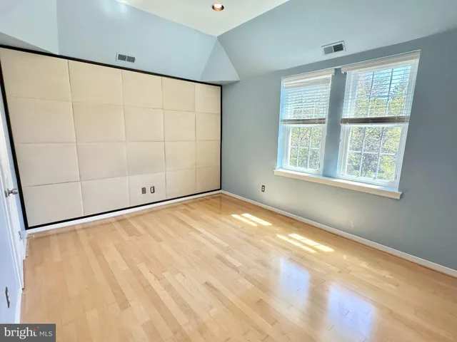 $2,500 | 104 Woodside Road, Unit B305, Haverford, PA 19041