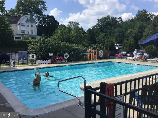 $2,500 | 104 Woodside Road, Unit B305, Haverford, PA 19041