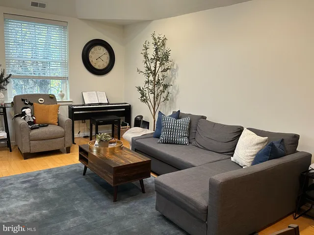 $2,500 | 104 Woodside Road, Unit B305, Haverford, PA 19041