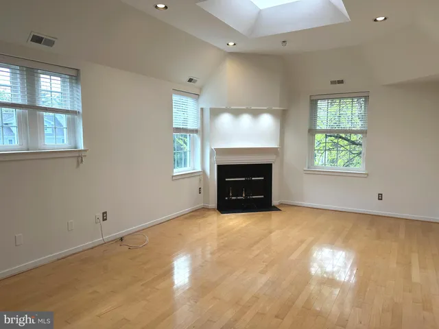 $2,500 | 104 Woodside Road, Unit B305, Haverford, PA 19041