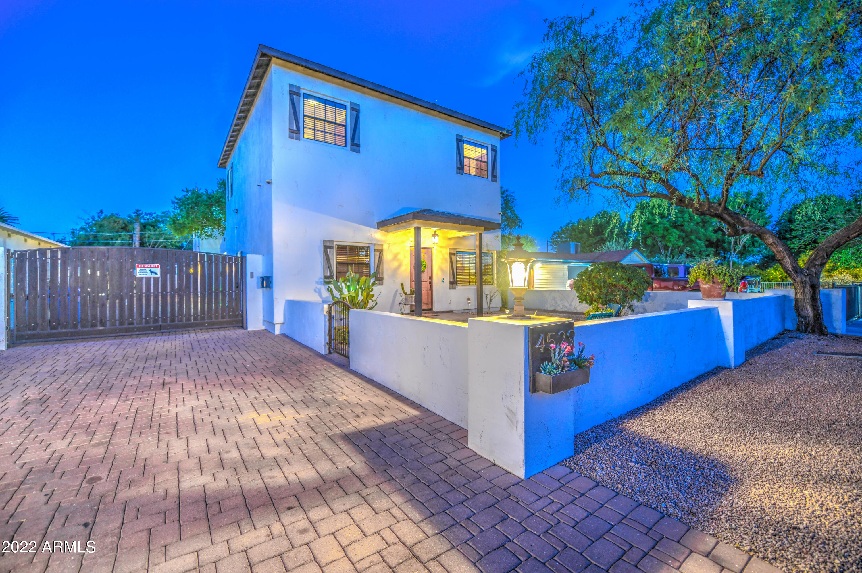 4529 North 8th Place Phoenix, AZ 85014 - Photo 1 of 49 Twilight 41