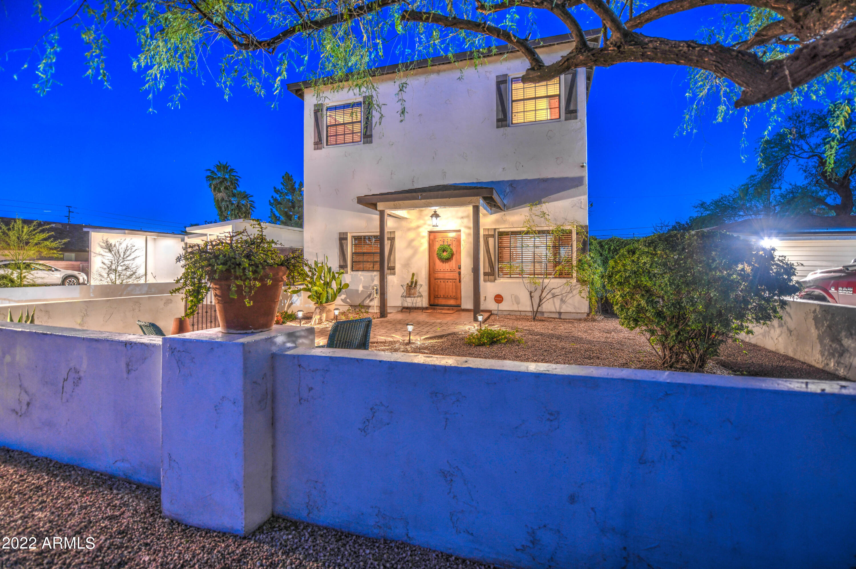 4529 North 8th Place Phoenix, AZ 85014 - Photo 2 of 49 Twilight 53