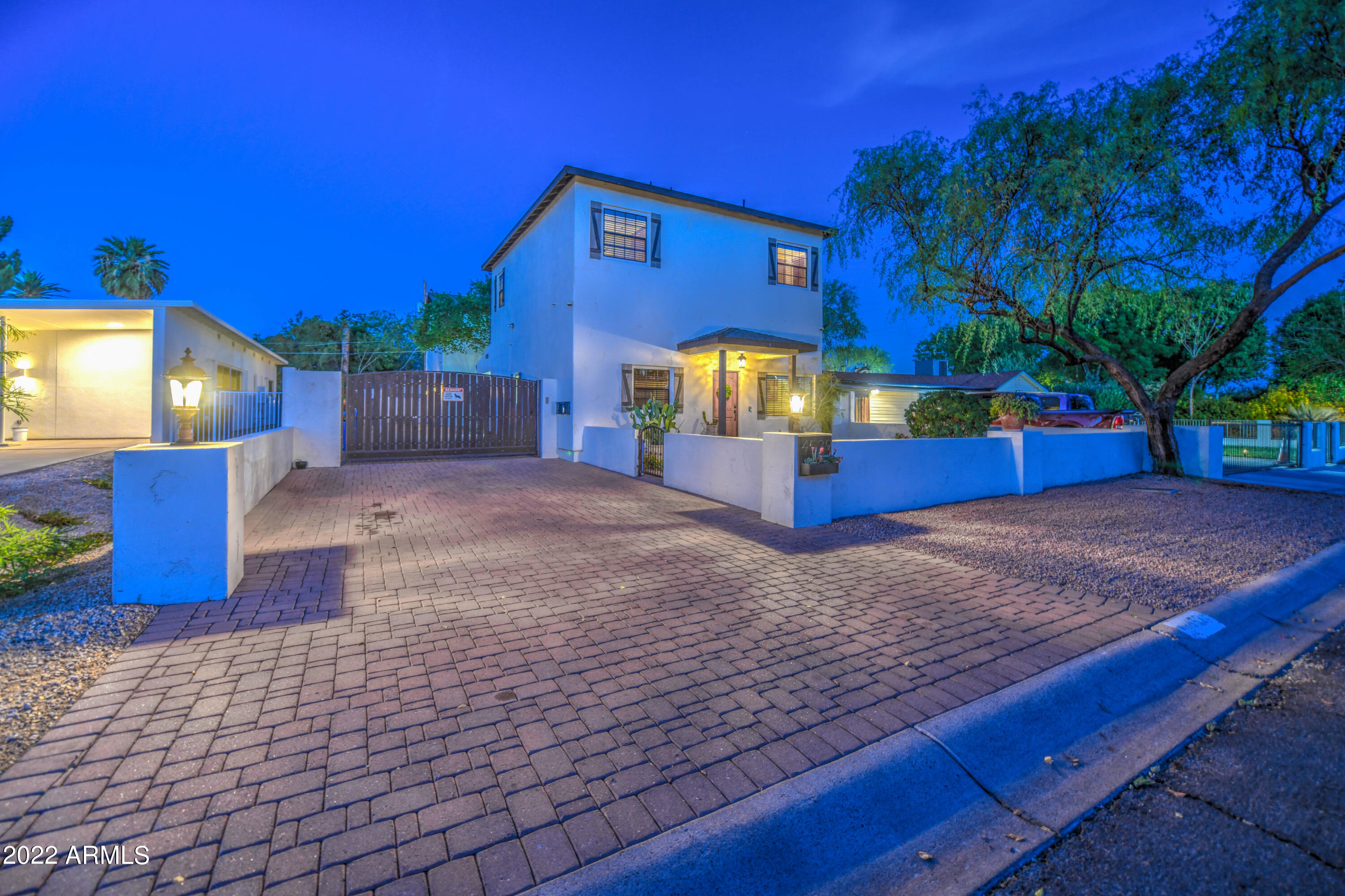 4529 North 8th Place Phoenix, AZ 85014 - Photo 49 of 49 Twilight 40