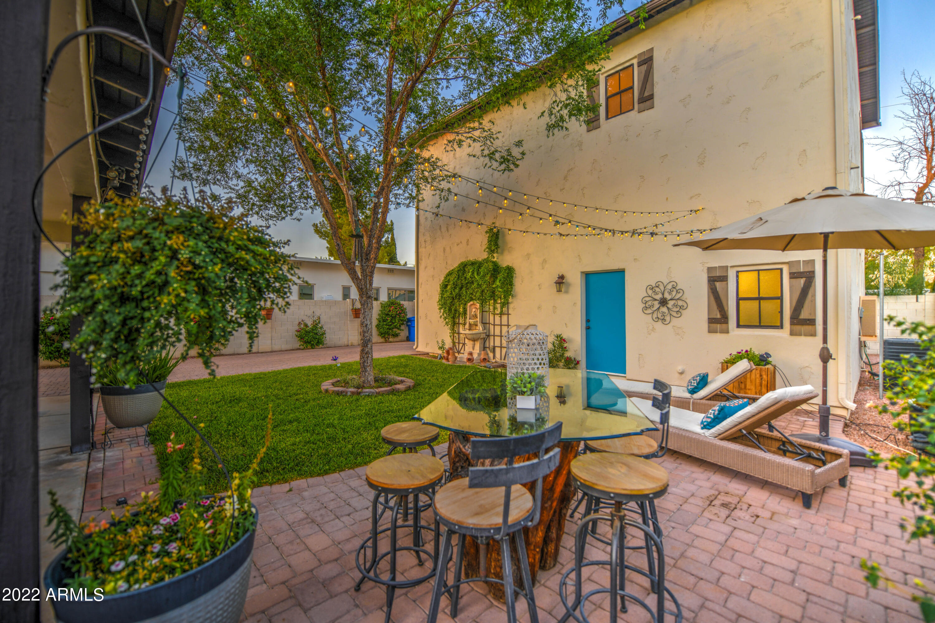 4529 North 8th Place Phoenix, AZ 85014 - Photo 7 of 49 Twilight 4