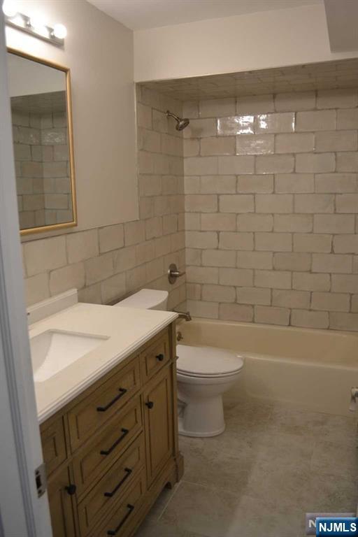 33 Henry Place, Unit B4 Hackensack, NJ 07601 - Photo 17 of 36