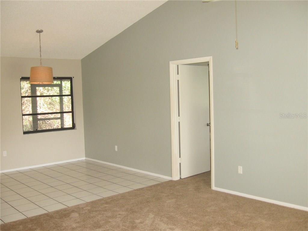 1156 Horizon Road Venice, FL 34293 - Photo 3 of 25 Living Room and Dining Area