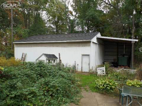 18605 Tipsico Lake Road Fenton, MI 48430 - Photo 28 of 30 20449872-27.JPG