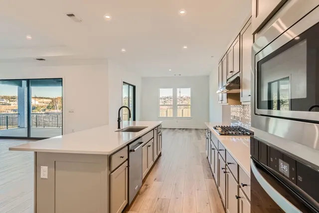 $675,000 | 300 Alava Way, Liberty Hill, TX 78642