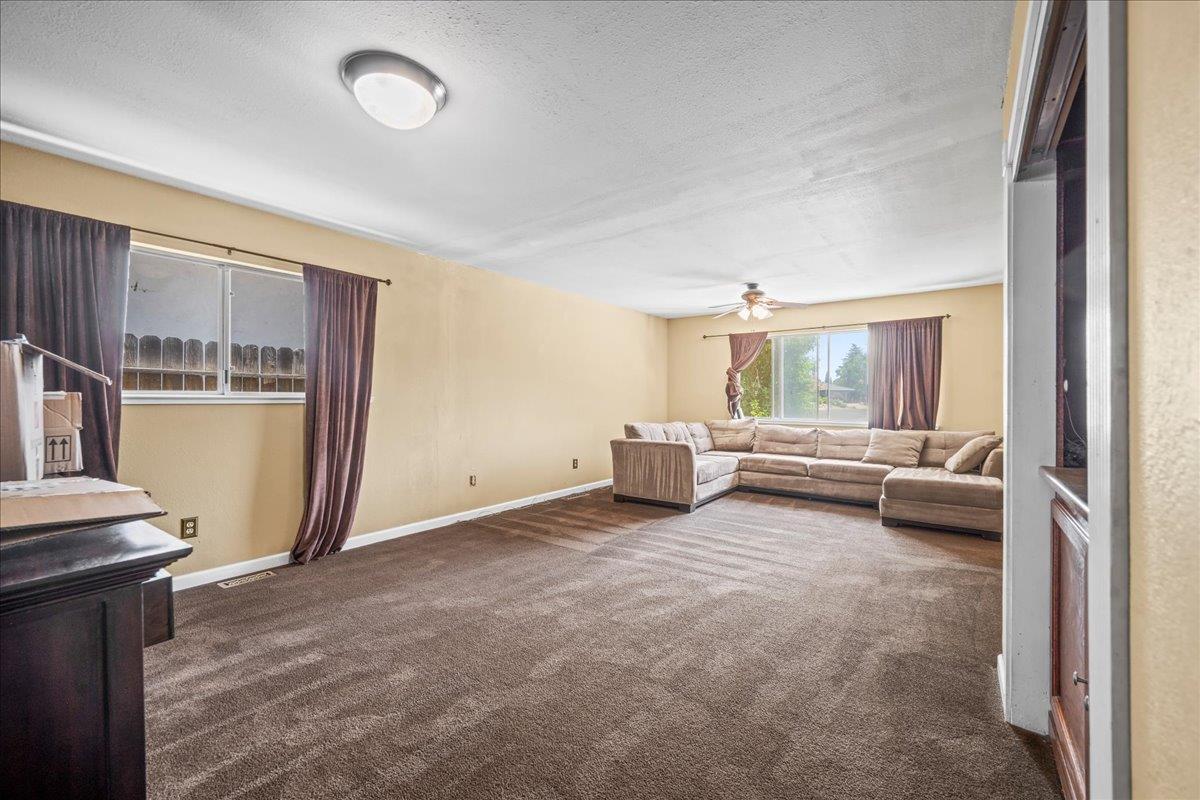 6929 Lisa Marie Way Carmichael, CA 95608 - Photo 19 of 50