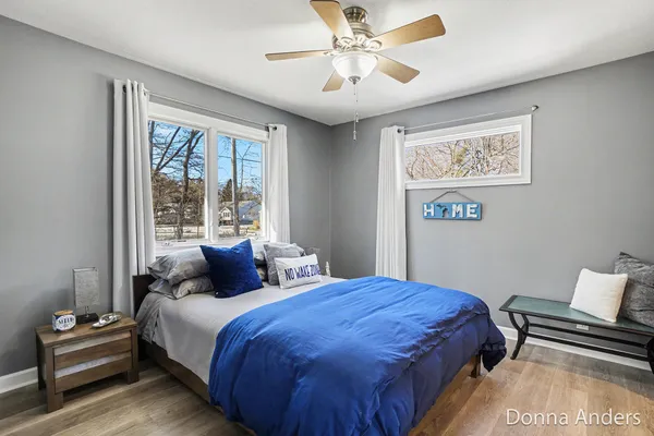 $384,900 | 17595 Park Pl Circle, Spring Lake, MI 49456