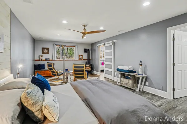 $384,900 | 17595 Park Pl Circle, Spring Lake, MI 49456