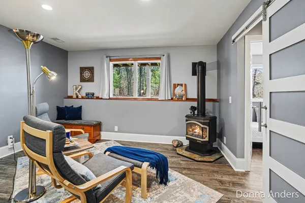 $384,900 | 17595 Park Pl Circle, Spring Lake, MI 49456