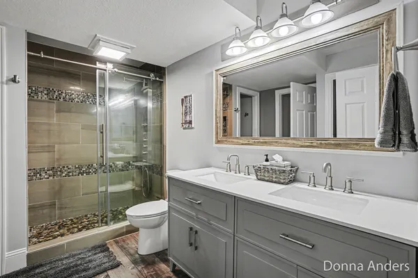 $384,900 | 17595 Park Pl Circle, Spring Lake, MI 49456