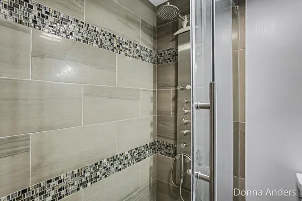 $384,900 | 17595 Park Pl Circle, Spring Lake, MI 49456