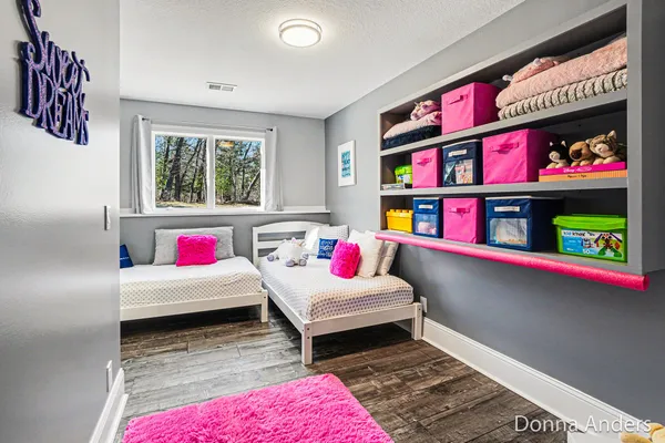 $384,900 | 17595 Park Pl Circle, Spring Lake, MI 49456