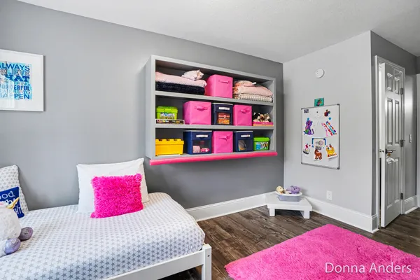 $384,900 | 17595 Park Pl Circle, Spring Lake, MI 49456