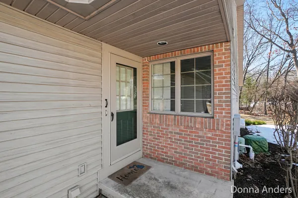 $384,900 | 17595 Park Pl Circle, Spring Lake, MI 49456