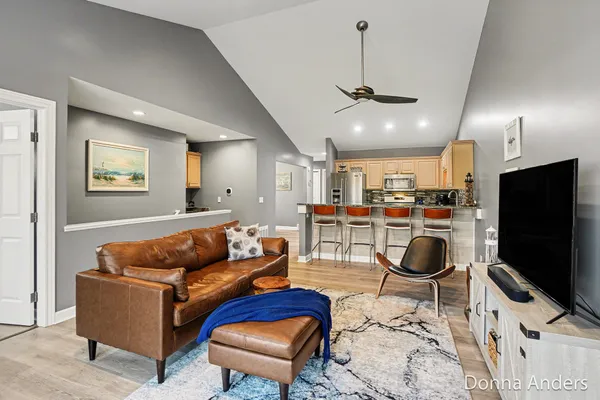 $384,900 | 17595 Park Pl Circle, Spring Lake, MI 49456