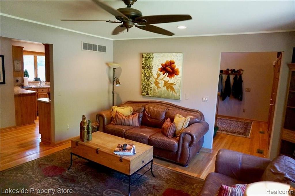 2869 West Avon Road Rochester Hills, MI 48309 - Photo 23 of 47